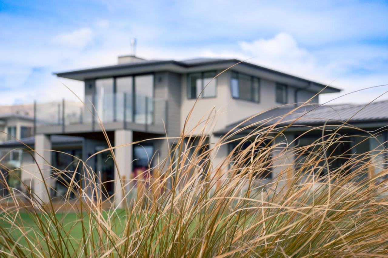 Copper Beech Wanaka - Luxury Accommodation ภายนอก รูปภาพ